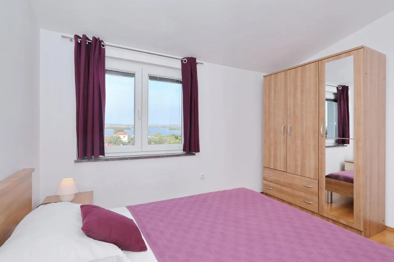 Apartment Villa Bobic Kraj